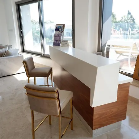 Arc Ship Tower Hotel de apartamente *